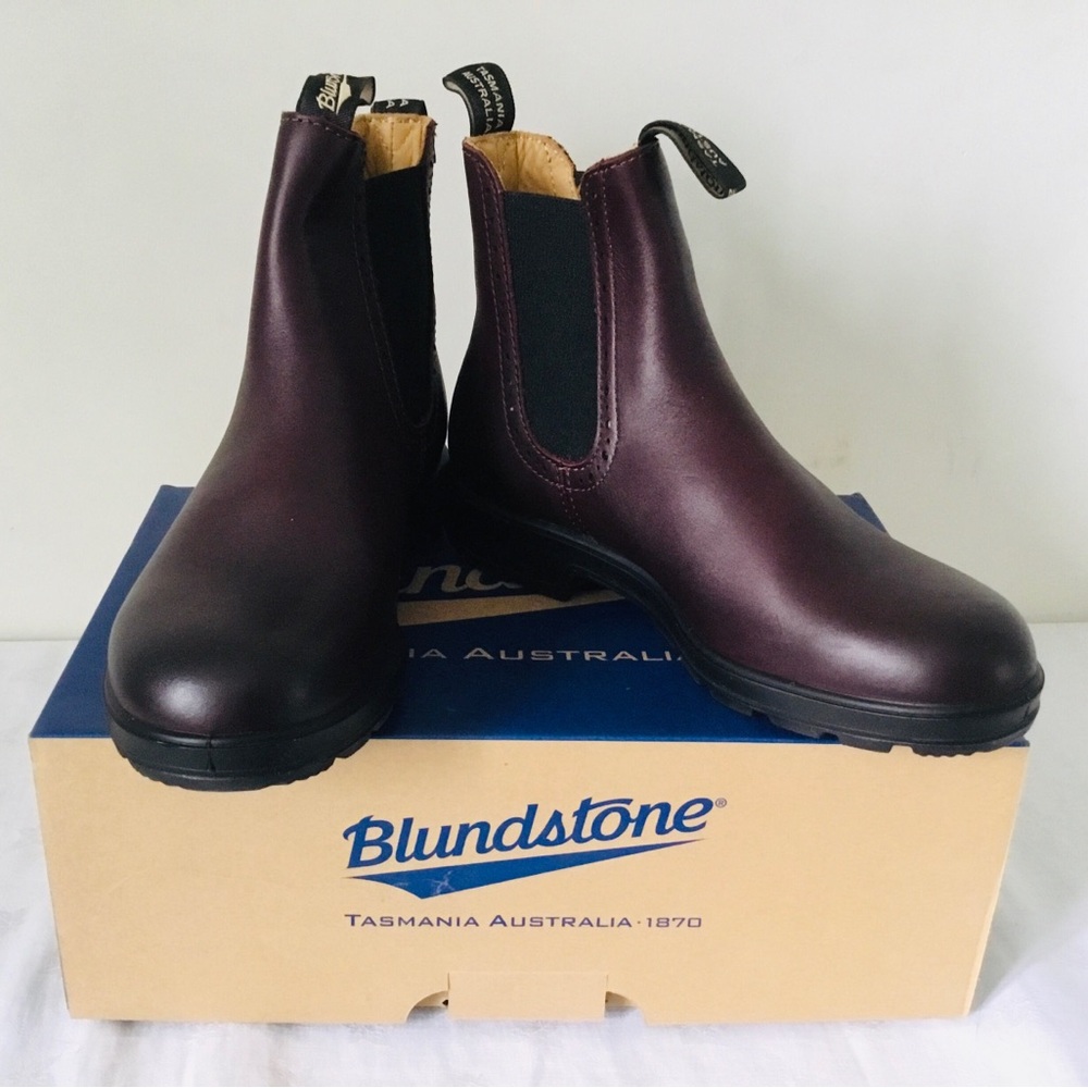 Ladies Blundstone High Tops - Shiraz.      NWT